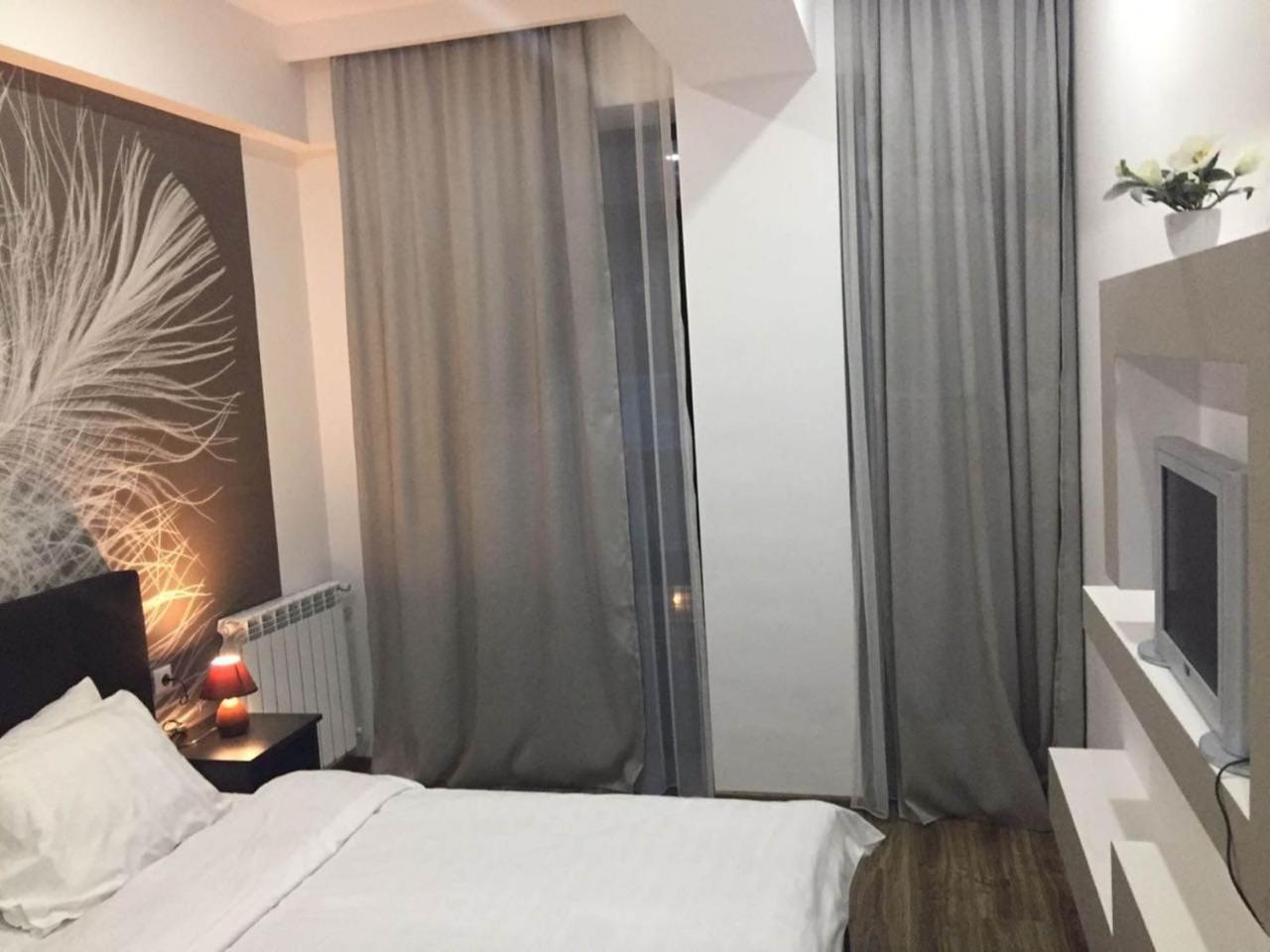 Family Apartment Tbilisi Buitenkant foto